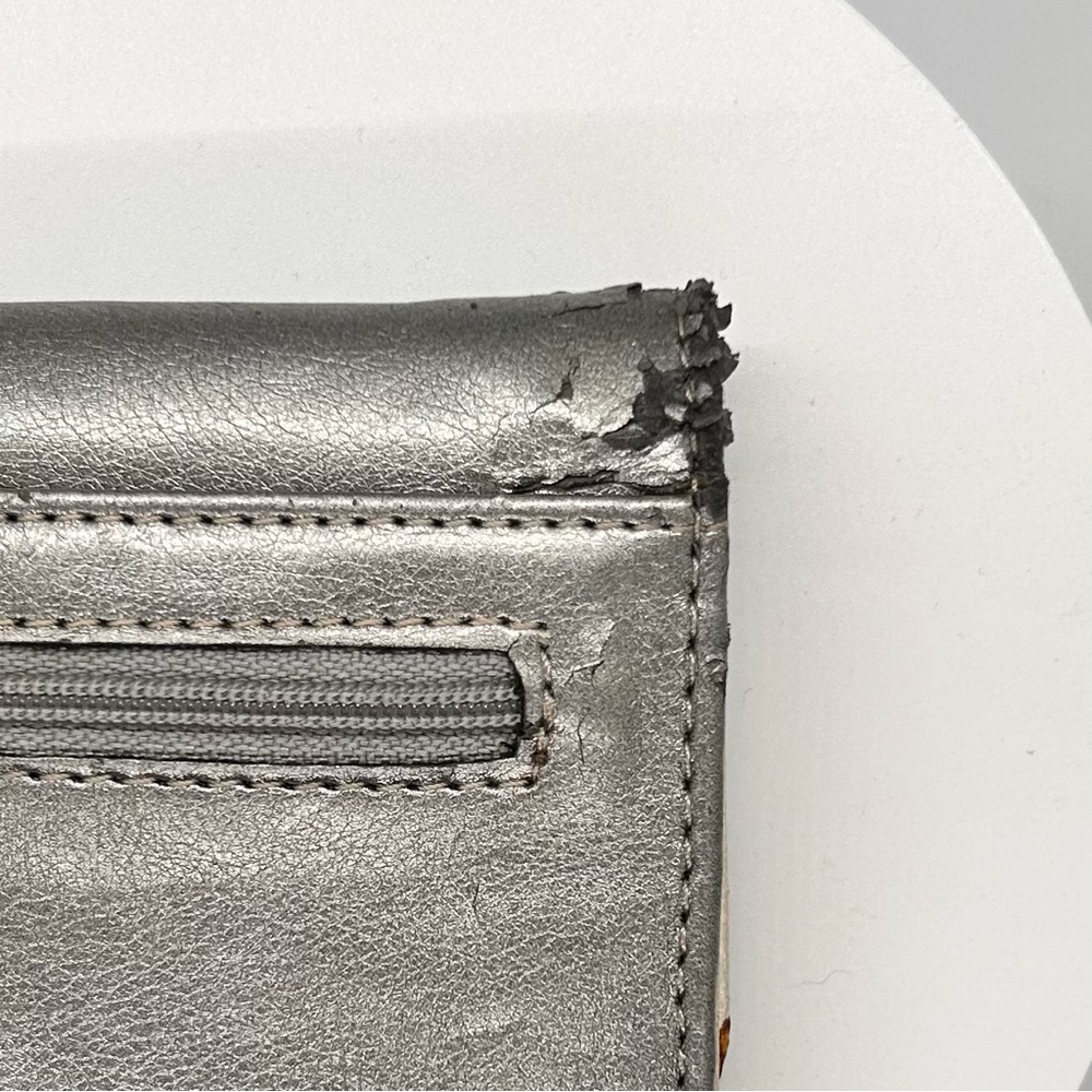 Kathy Van Zeeland Silver Metallic Wallet with Heart Accent Y2K - Picture 8 of 16
